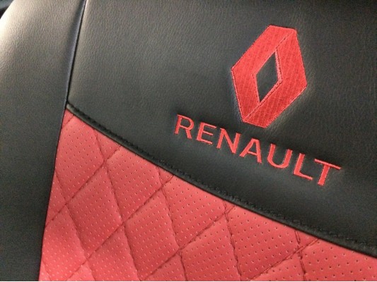 Авточехлы на Renault Sandero Stepway